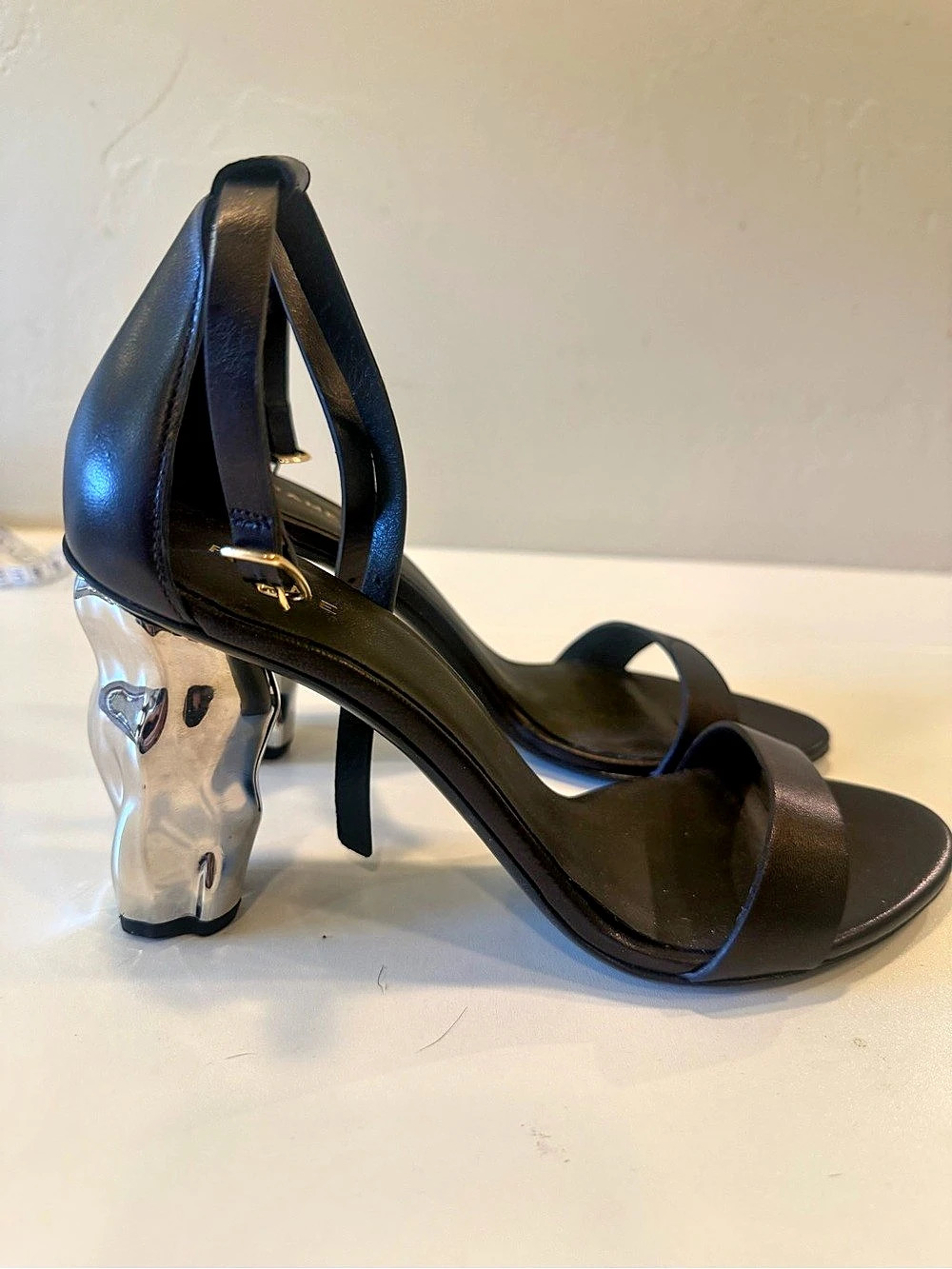 Frame Le Gracie Sandal Black Leather Heels